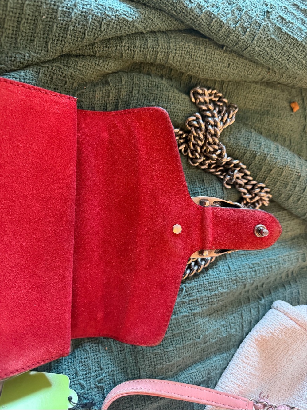 Gucci GG Supreme Shoulder Bag with Red Accent and Silver Hardware - Picture 3 of 13